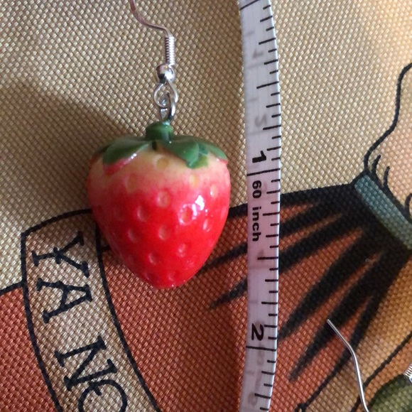 🍓 Strawberry earrings 🍓 New! 3/$20 - Picture 2 of 3